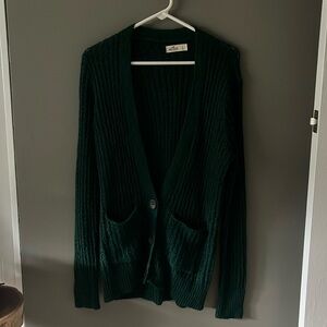 Adorable & comfy Dark green Hollister cardigan- size Large ✨